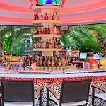 Flamingo & - Pet Friendly 3*