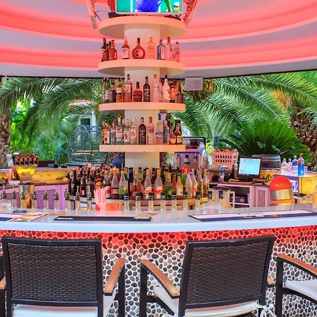Flamingo & - Pet Friendly 3*